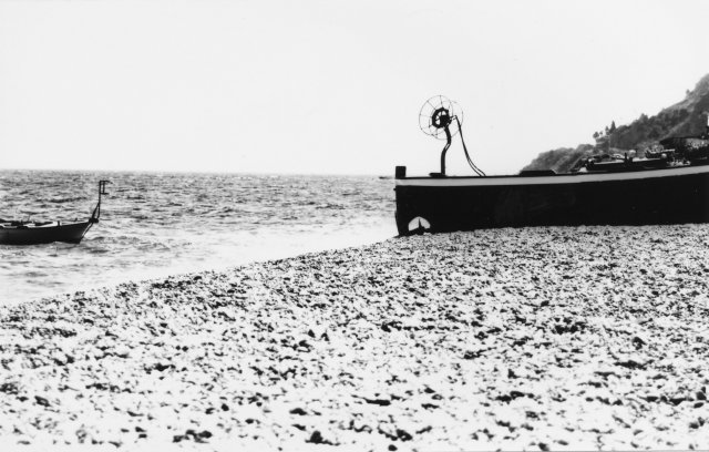 la barca cche guarda il mare