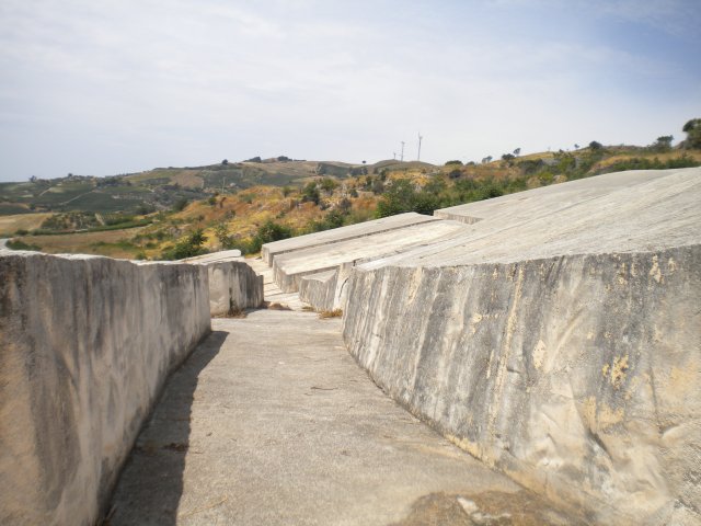 Il paese che confina con la campagna